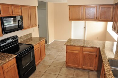 1101 W Castlewood Ave, Friendswood, TX 77546 - photo 6