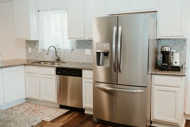 2816 Encino Ave, Bay City, TX 77414 - photo 4