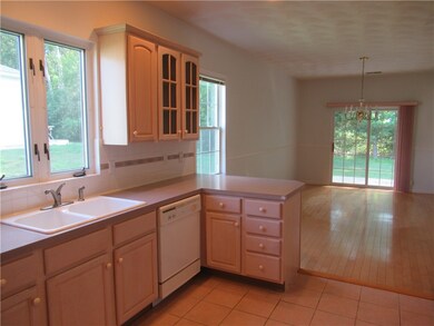 73 Orchard Meadows Dr, Smithfield, RI 02917 - photo 6