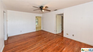 208 N 2nd St, Copperas Cove, TX 76522 - photo 3