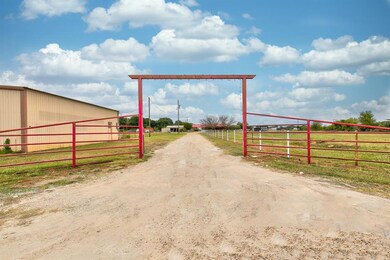 3519 Mccreary Rd, Granbury, TX 76049 - photo 2
