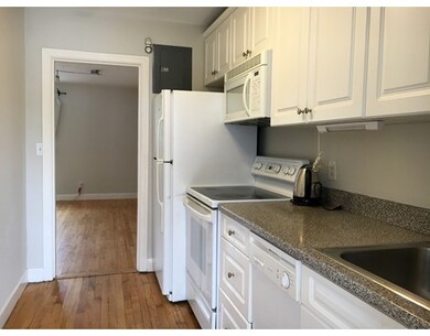 35 Hammond Pond Pkwy unit 1, Chestnut Hill, MA 02467 - photo 4