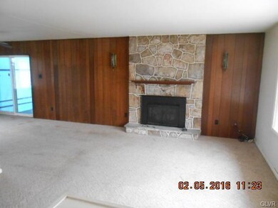 529 Skyline Dr, Allentown, PA 18103 - photo 3
