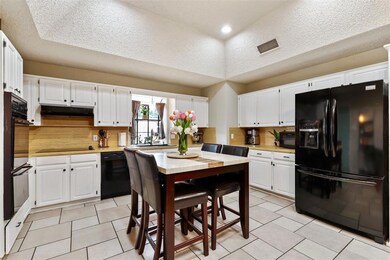 108 Briarhaven Blvd, Weatherford, TX 76086 - photo 4