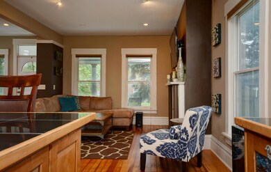 Living Room (2)