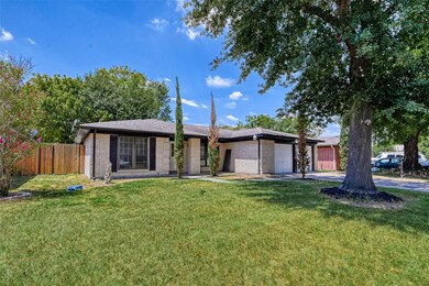 8911 Sunnywood Dr, Houston, TX 77088 - photo 5