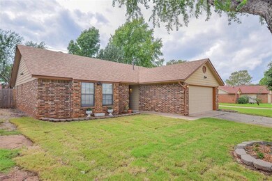 606 Silver Maple Ln, Noble, OK 73068 - photo 2