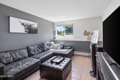 831 W Beaver Creek Blvd 15