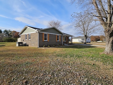 742 Laws Rd, McMinnville, TN 37110 - photo 5