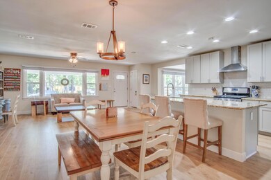 Dining/Kitchen