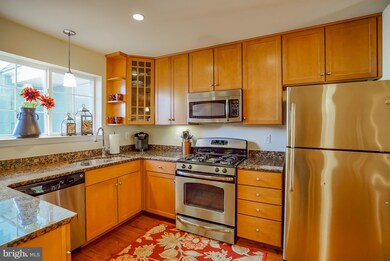 4125 S Four Mile Run Dr unit A, Arlington, VA 22204 - photo 6