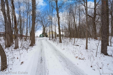 11396 Hill Rd, Goodrich, MI 48438 - photo 2