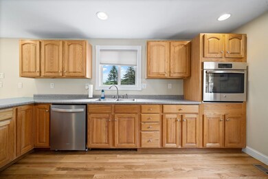 4 Whitford Rd, Nashua, NH 03062 - photo 4