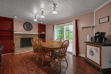 6-web-or-mls-883-mcnaughten-rd