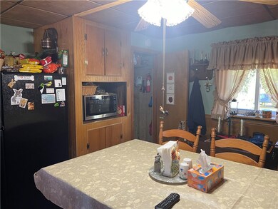 808 Kennedy Ave, Vandergrift, PA 15690 - photo 6