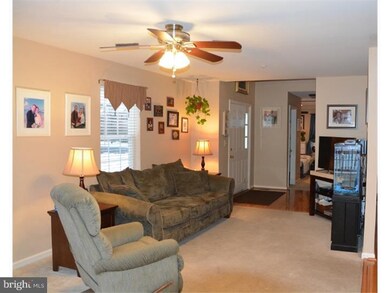 103 Glenwood Dr, Sellersville, PA 18960 - photo 2