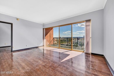 4750 N. Central 9E-7