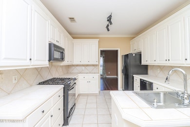 614 Cliffview Dr 9