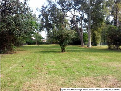 Sits on 1 acre lot, fenced in backyard!