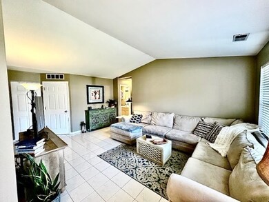 1025 Berkshire Ct unit D, Elgin, IL 60120 - photo 2