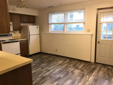 2507 W 4th St unit 2, Cedar Falls, IA 50613 - photo 3