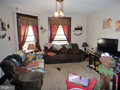 34 Oregon St, Mercersburg, PA 17236 - photo 4