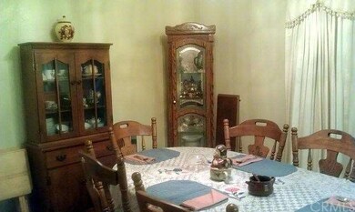 Dining Area (can be converted to Family Room)