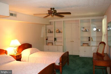 13107 Coralberry Dr, Fairfax, VA 22033 - photo 4