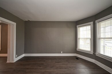 39 N Saint James St, Waukegan, IL 60085 - photo 5