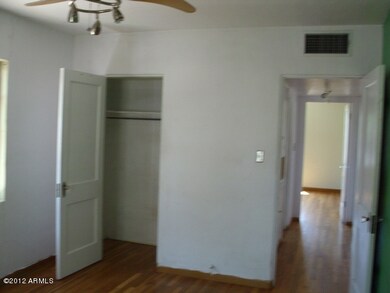 023-251426 Hallway