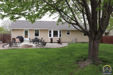 2813 SW Dukeries Rd, Topeka, KS 66614 - photo 3