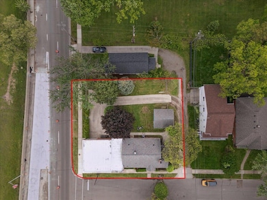 3 buildable lots