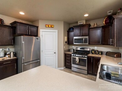 1255 W McKinney Butte Rd unit B, Sisters, OR 97759 - photo 6