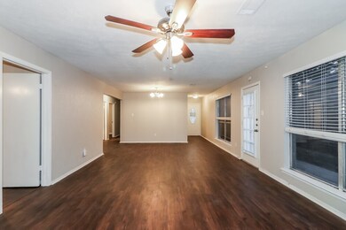 1909 Chelsea Ct, Rosenberg, TX 77471 - photo 5