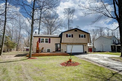 Large Front Yard & Back Yard!