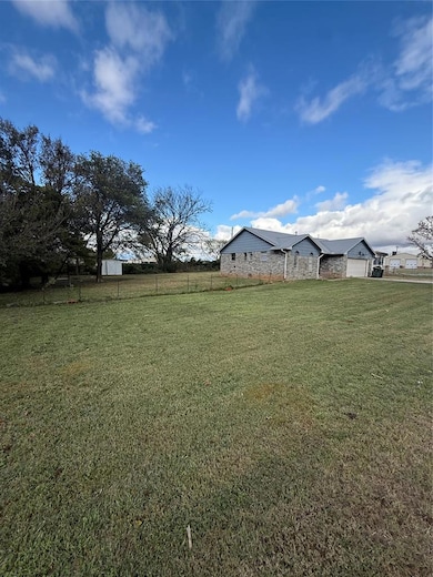 209 W Park St, Tecumseh, OK 74873 - photo 3