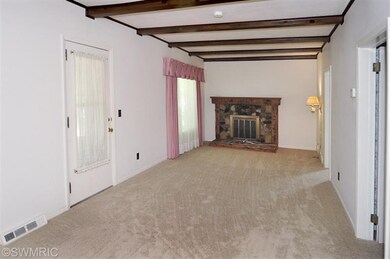 828 E Michigan Ave, Marshall, MI 49068 - photo 2