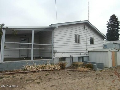 561-786082-back left