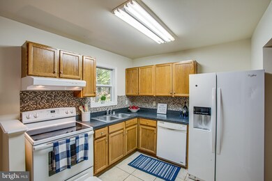 804 Moorefield Dr, Ruther Glen, VA 22546 - photo 5