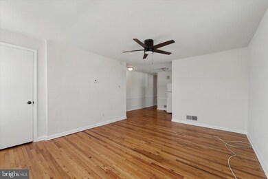 248 N Wycombe Ave unit 2, Lansdowne, PA 19050 - photo 4