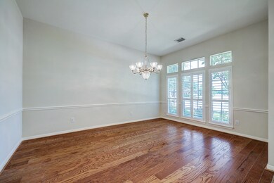 Dining room/flex room.