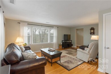 300 Centerway Dr, Hendersonville, NC 28792 - photo 4