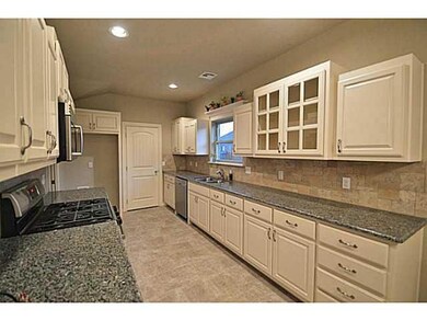 7013 Cherokee Landing, Warr Acres, OK 73132 - photo 3