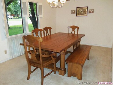 2431 Dorchester Dr, Bartlesville, OK 74006 - photo 6