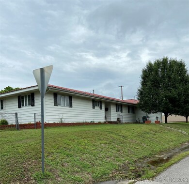 701 8th Ave SE, Ardmore, OK 73401 - photo 2