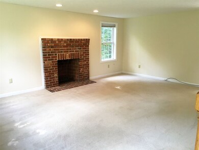 122 Mary Rowe Dr, Hillsborough, NH 03244 - photo 6