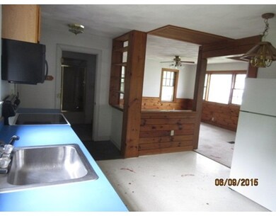 9 Marshall St, Clinton, MA 01510 - photo 7