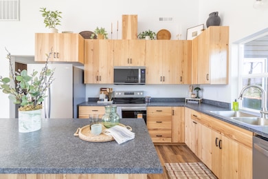 409 Selah Ln, Cave Junction, OR 97523 - photo 5