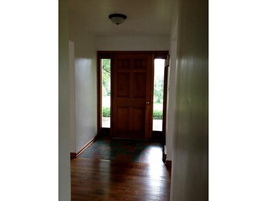Entry/Foyer.