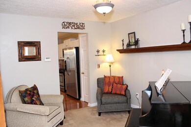 Dining/Piano Room